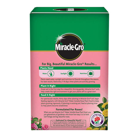 Miracle-Gro aplicación con regadera sobre rosales para nutrición instantánea