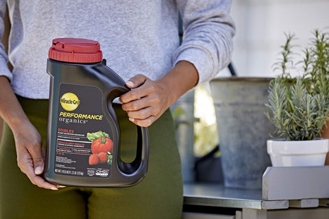 Miracle-Gro comparación de tamaño del envase para visualizar cobertura