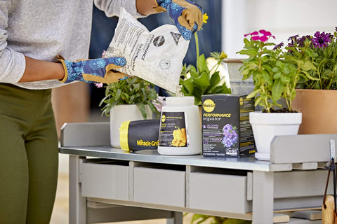 Miracle-Gro comparación de tamaño del envase y cobertura eficiente