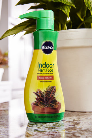 Miracle-Gro detalle de la etiqueta con instrucciones claras y ventajas