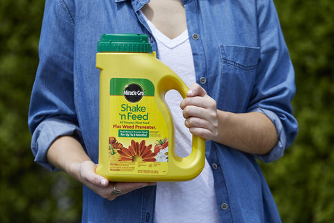 Miracle-Gro textura granular detallada que facilita aplicación uniforme