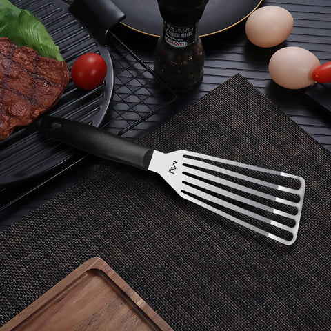 MIU France espátula usada en parrilla, ideal para asar con control