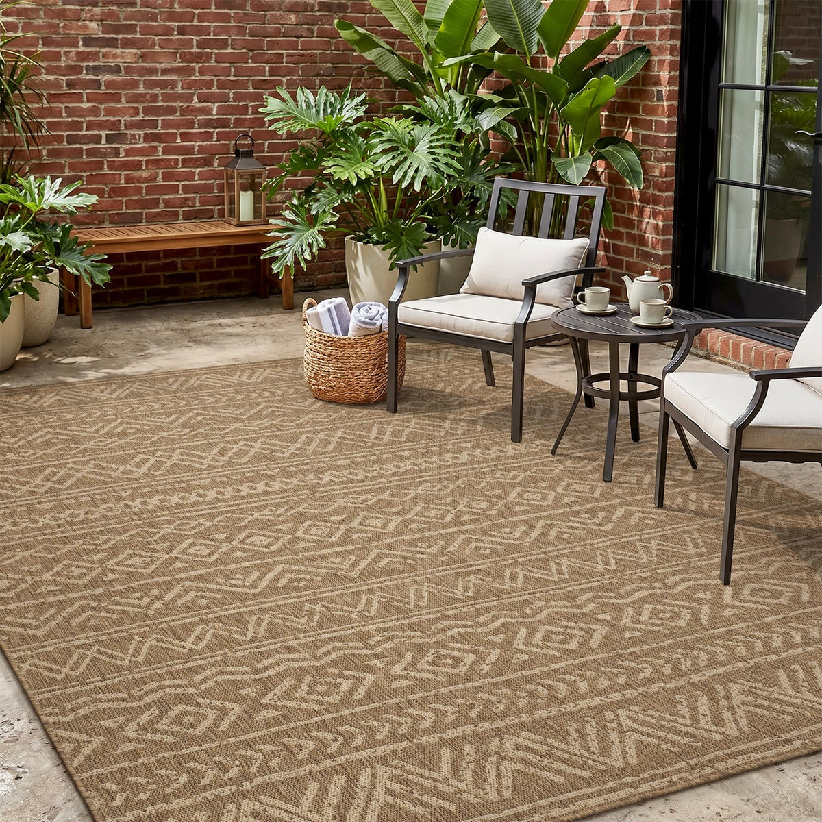 MontVoo vista frontal de la alfombra patio mostrando diseño boho y durabilidad