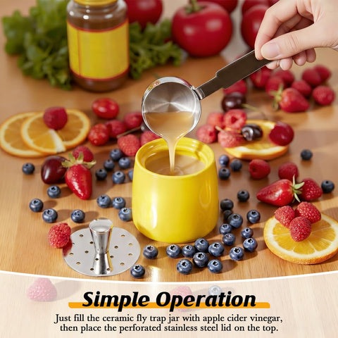 Mysora trampa colocada junto a un frutero, reduce moscas cerca de la fruta
