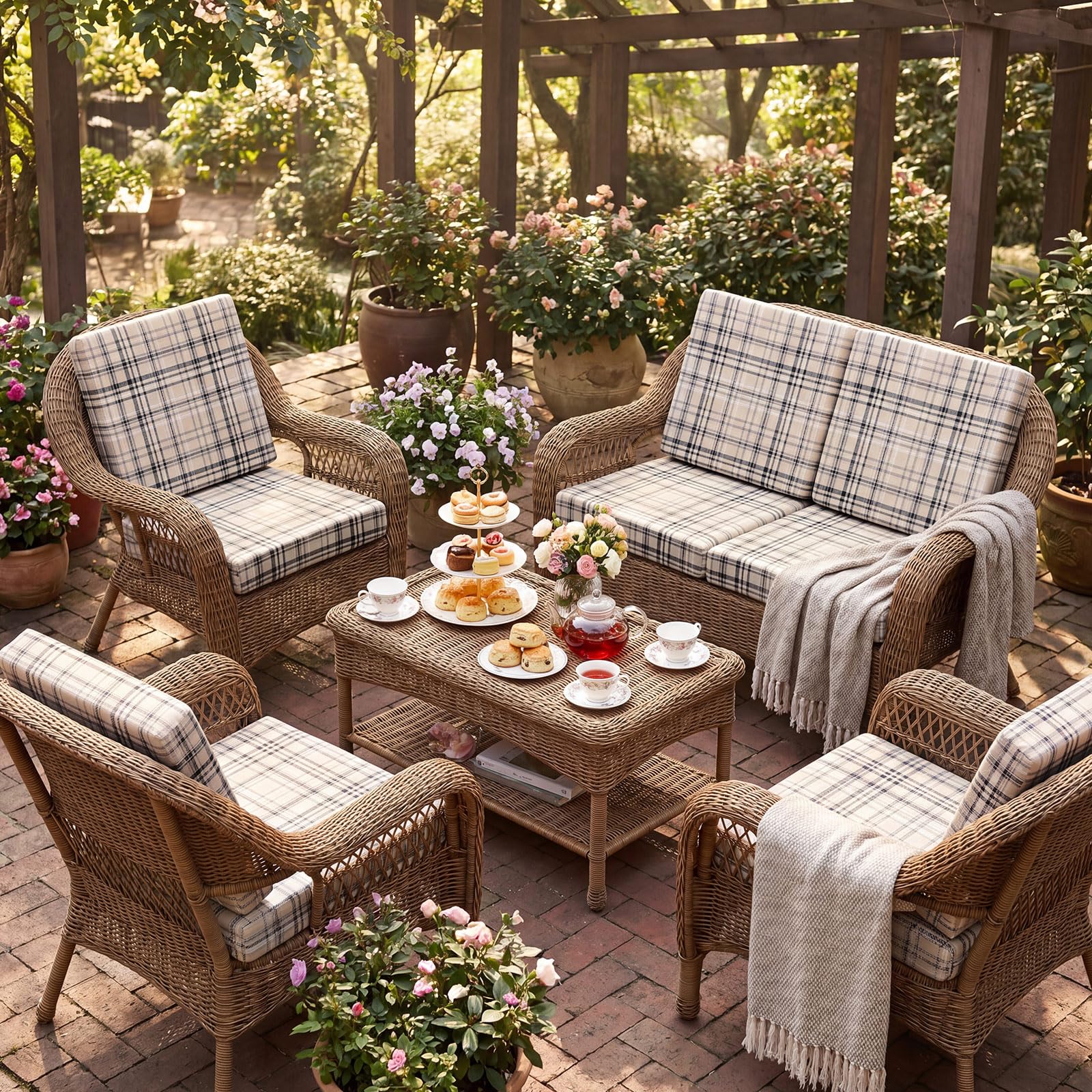 Newwiee cojines en terraza decorada renueva ambiente exterior