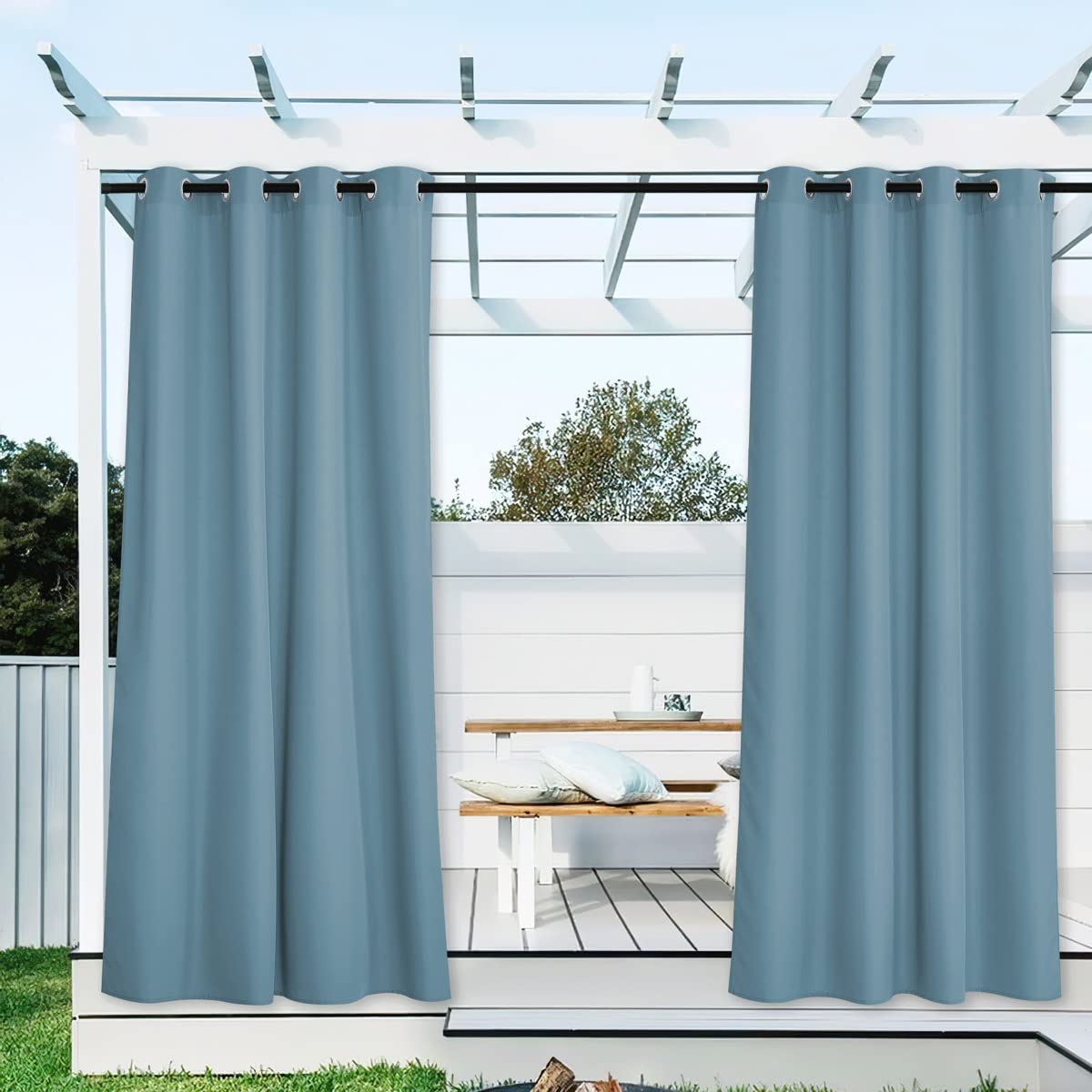 NICETOWN cortina exterior frontal en teal mostrando cobertura y estilo