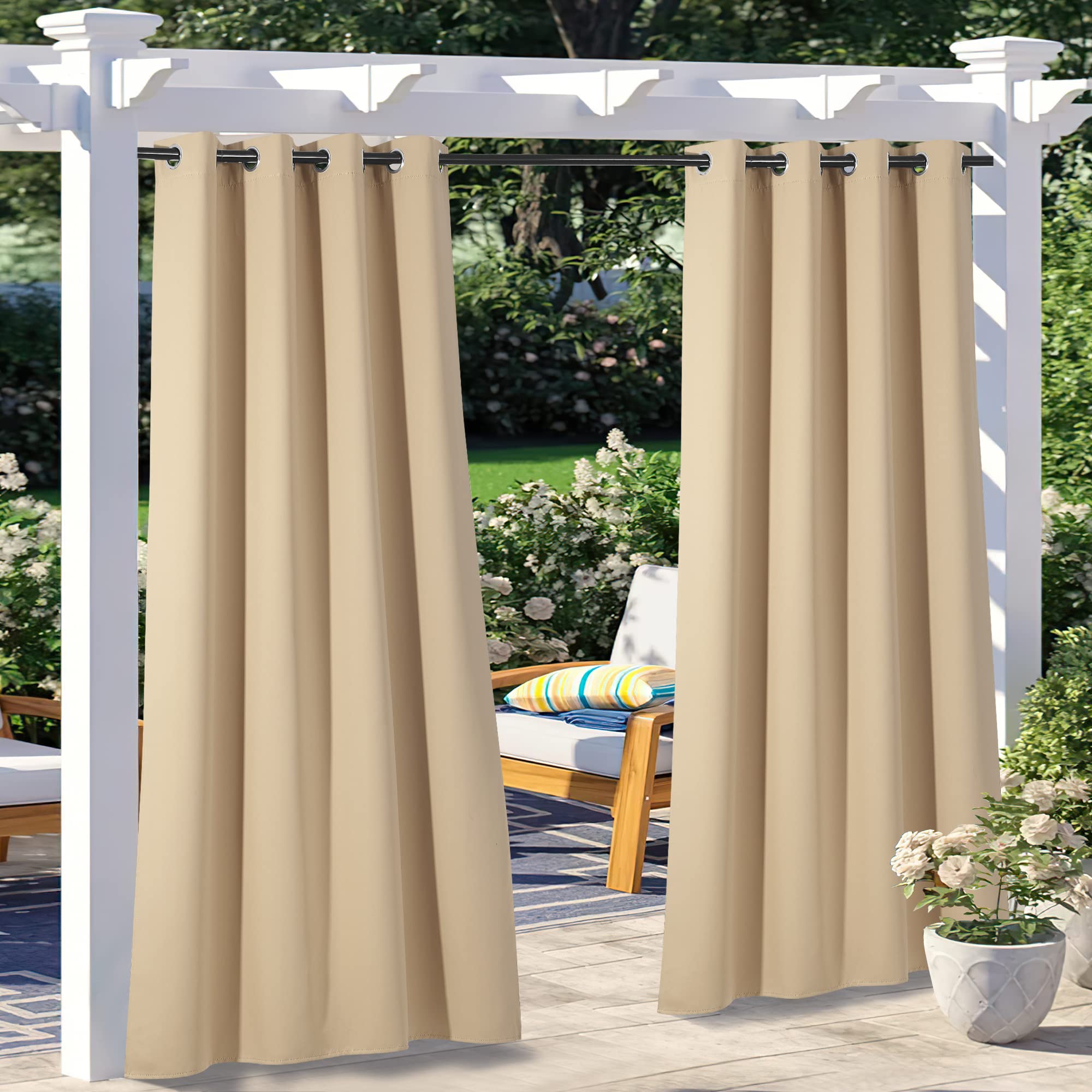 NICETOWN ambiente exterior con cortinas creando zona acogedora