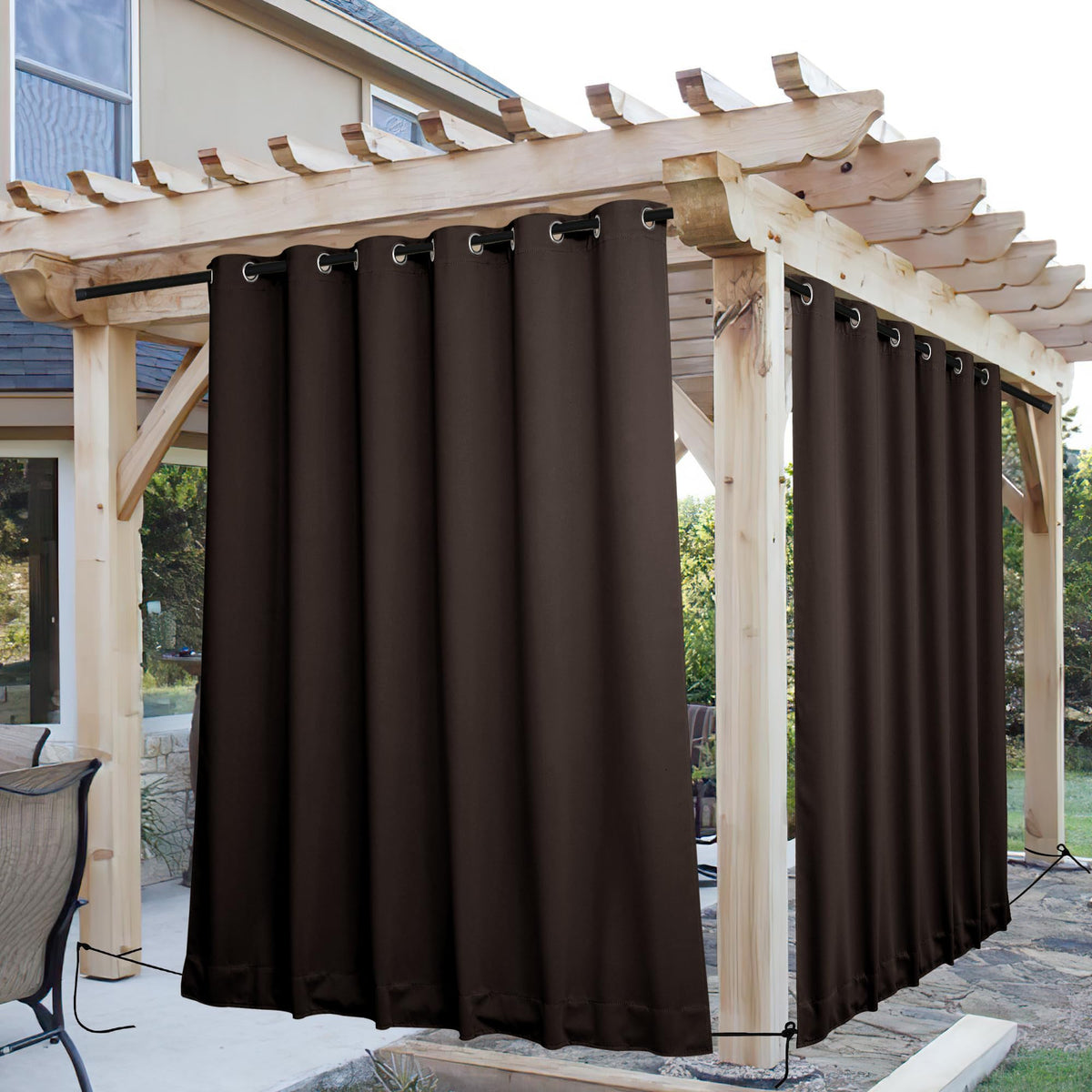 NICETOWN panel frontal marrón mostrando acabado resistente y protección impermeable