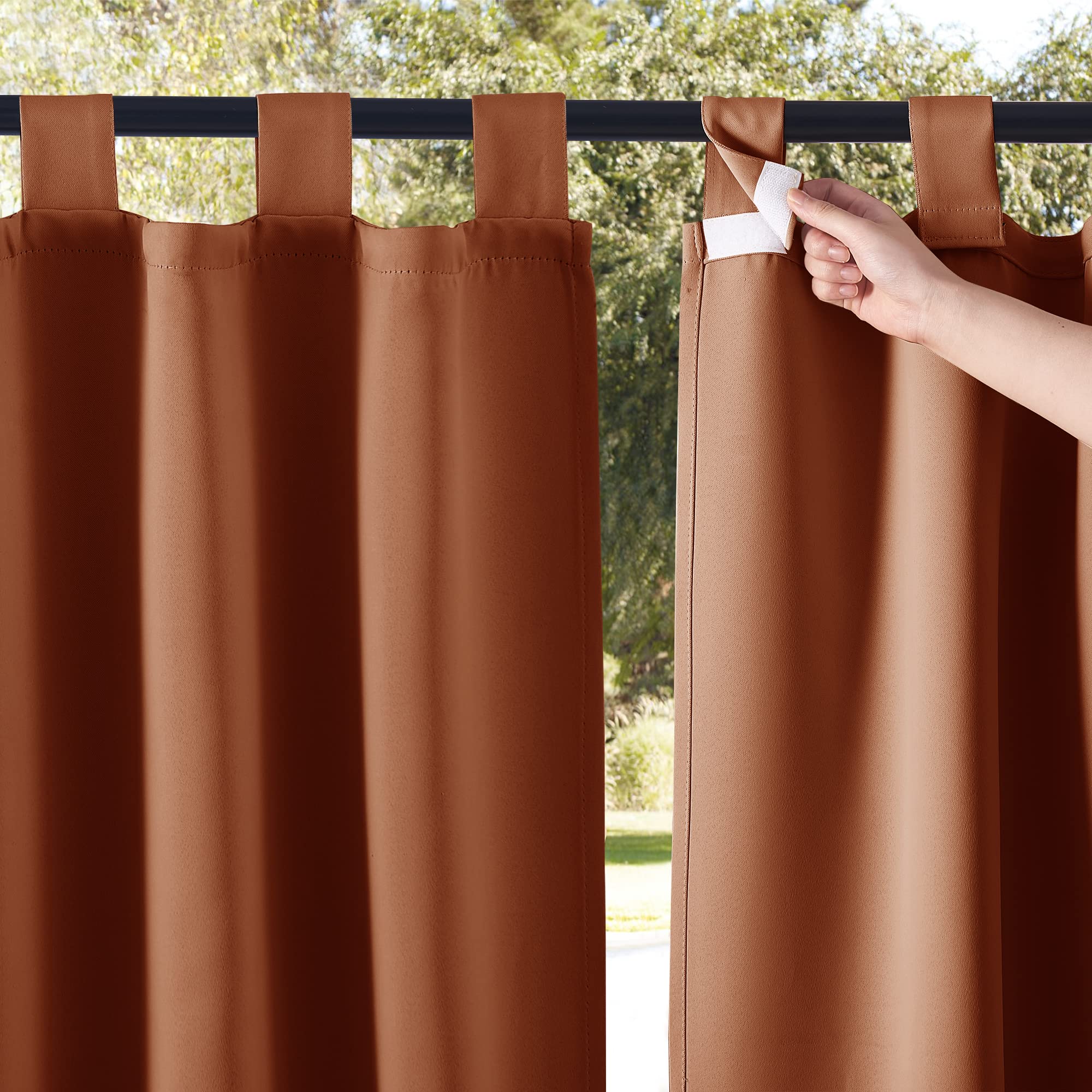 NICETOWN panel frontal en Mecca Red mostrando privacidad y color vibrante