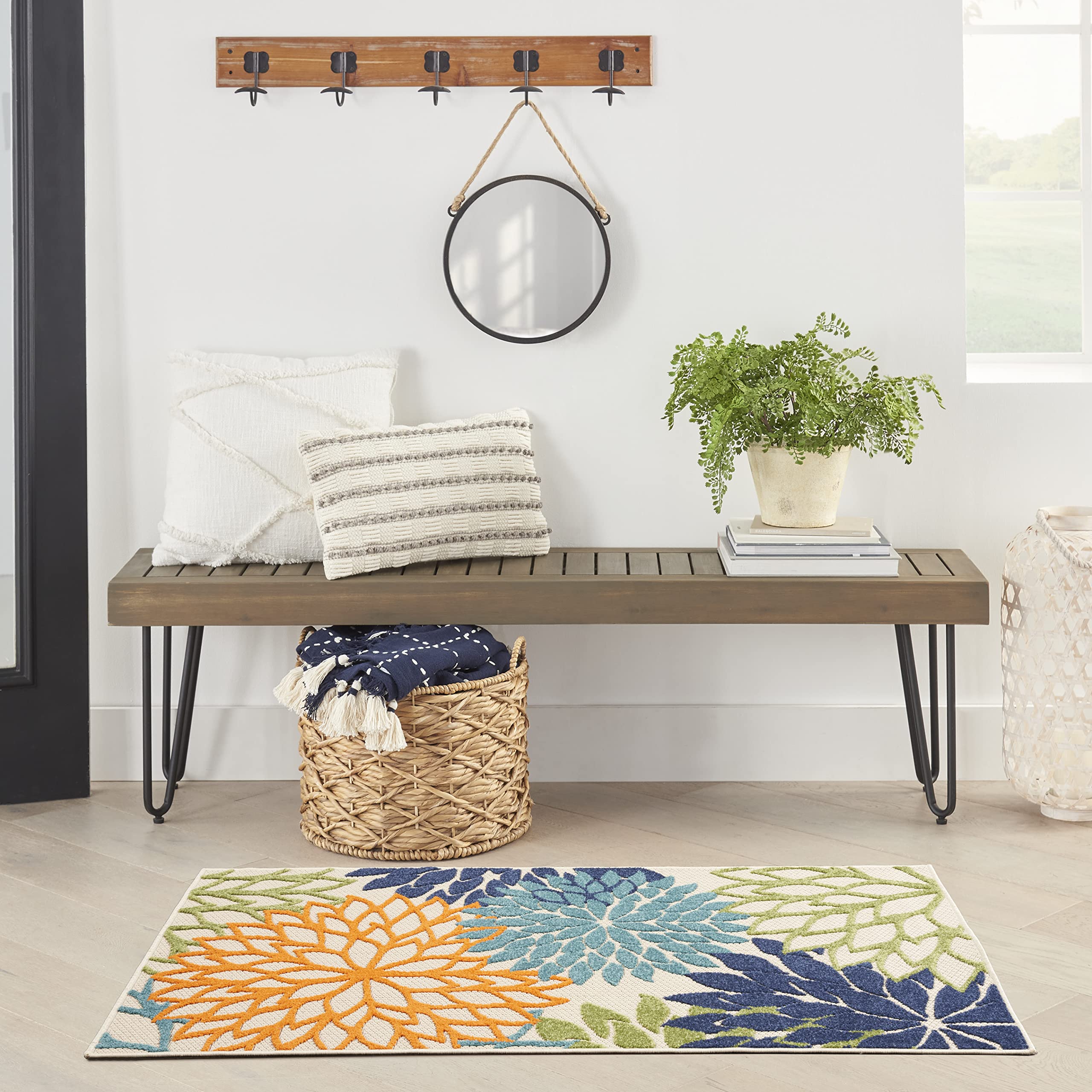 Nourison alfombra Aloha en patio ambientado añade estilo exterior