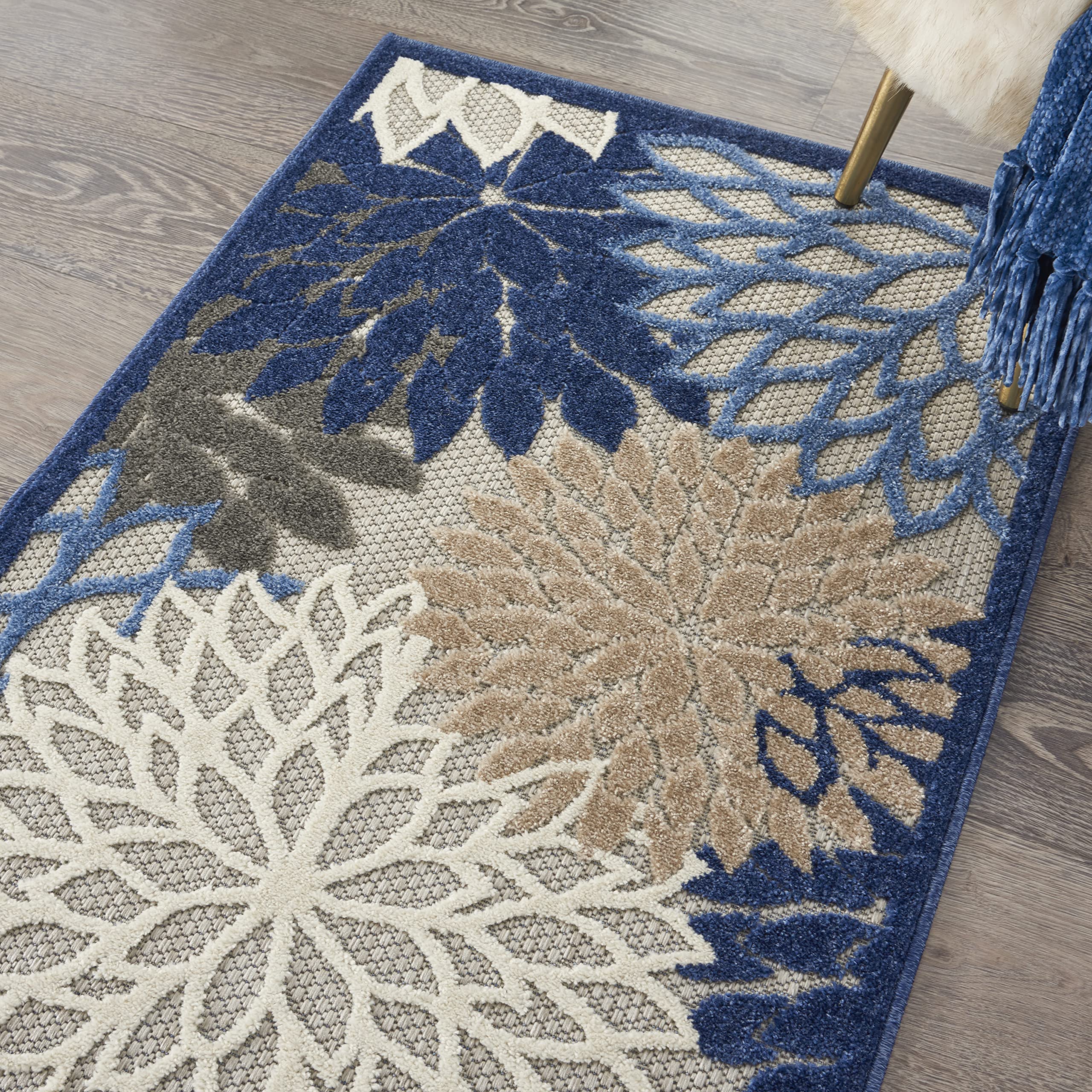 Nourison paleta de colores azul beige integra decoraciones variadas