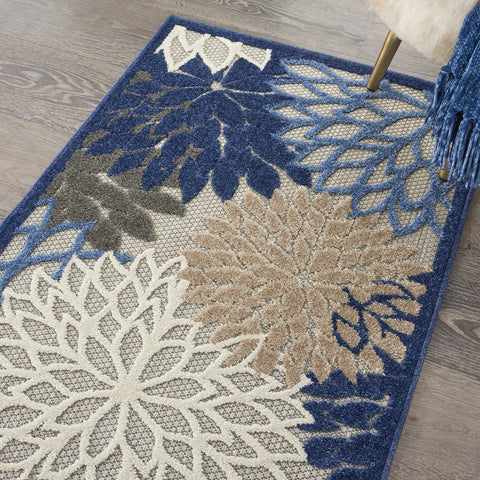 Nourison paleta de colores azul beige integra decoraciones variadas