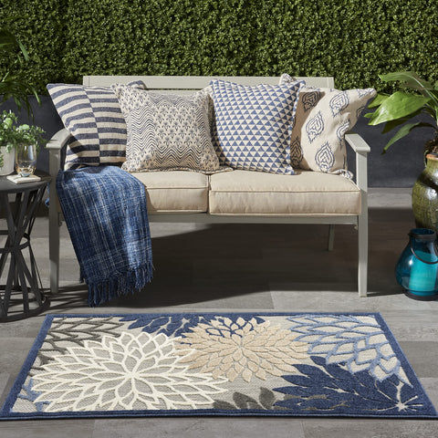 Nourison Aloha vista frontal con diseño tropical para ambiente fresco