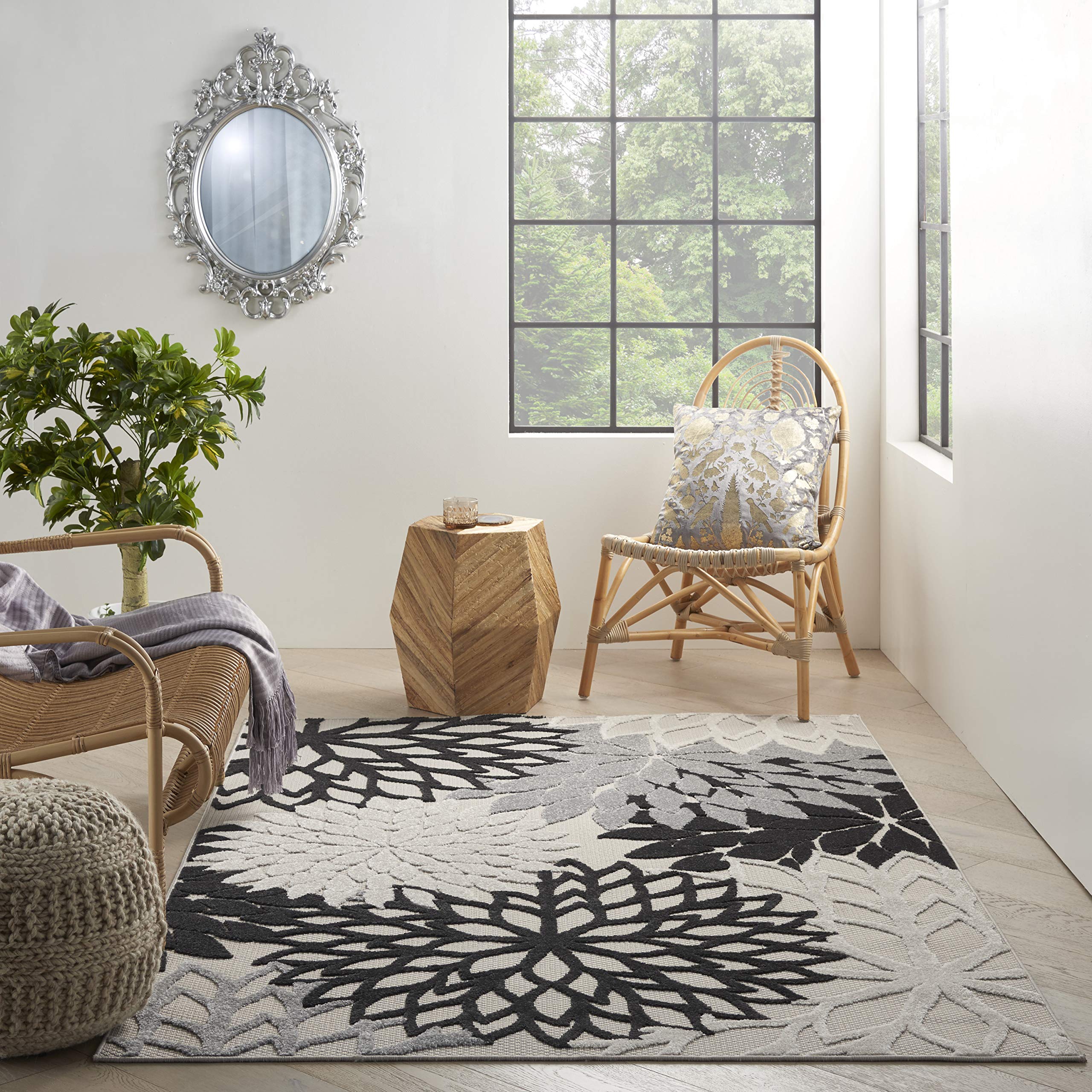 Nourison alfombra Aloha tamaño 3x5 visto con referencia de escala