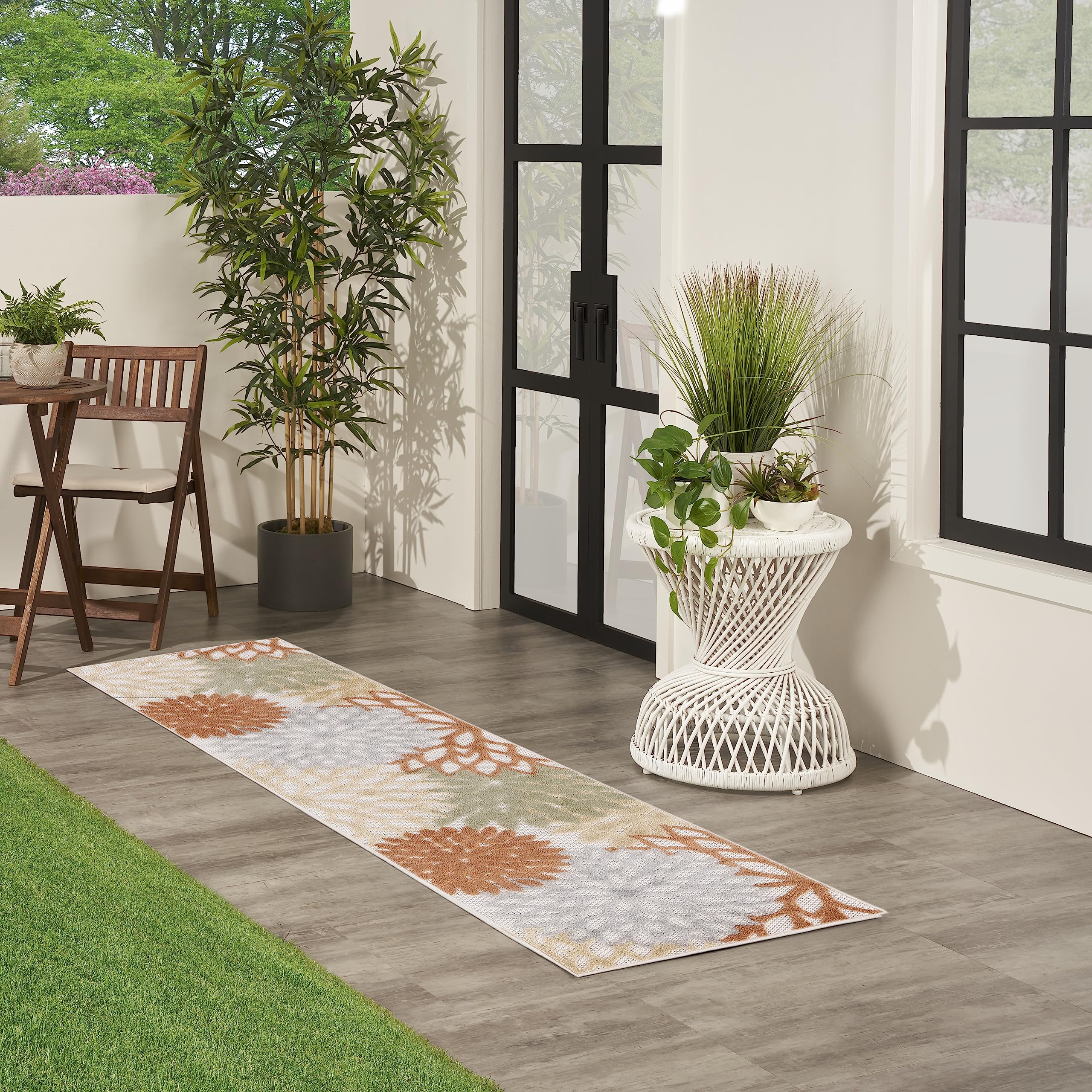 Nourison Aloha textura alto-bajo mostrando comodidad y estilo al tacto