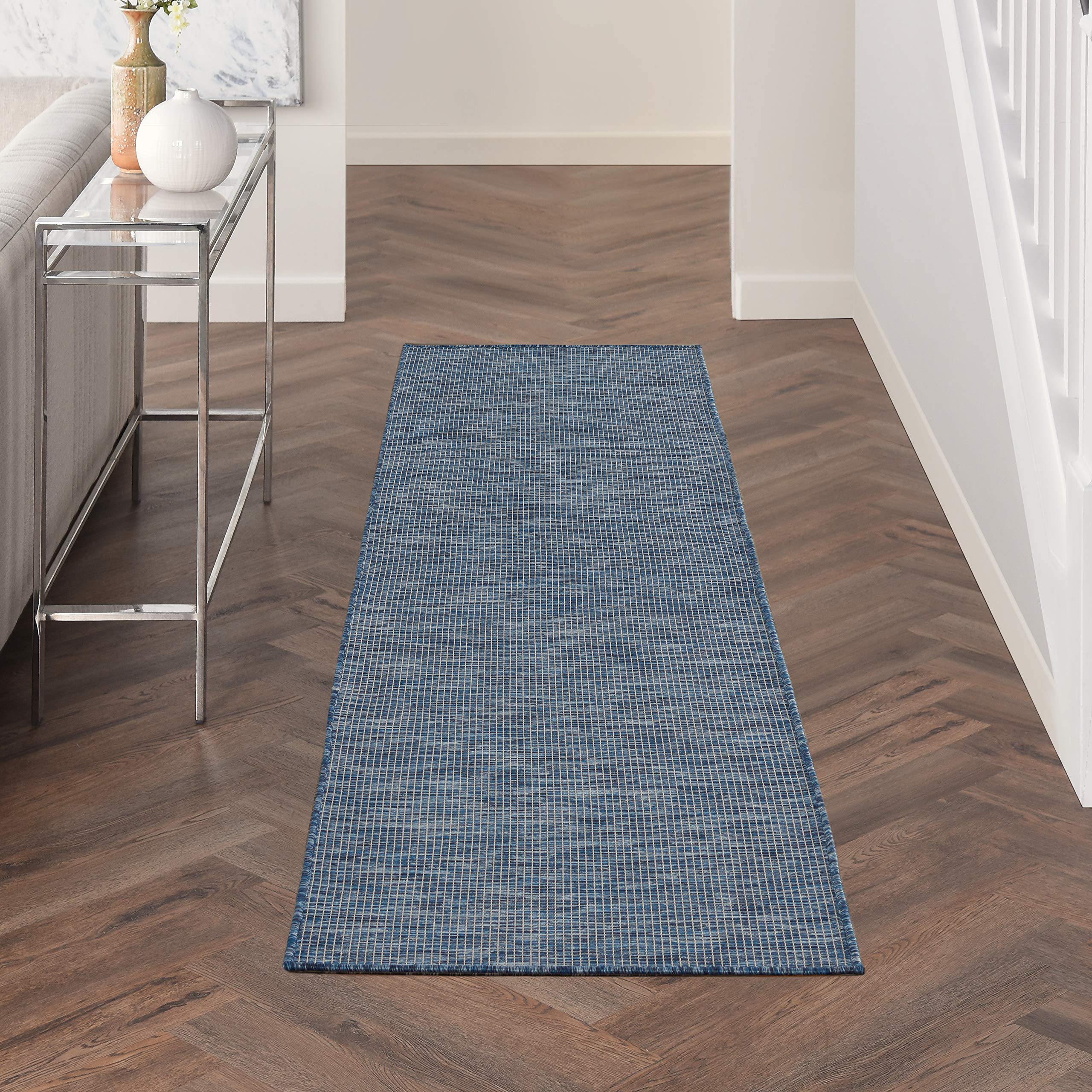 Nourison runner frontal mostrando tono navy y elegancia funcional