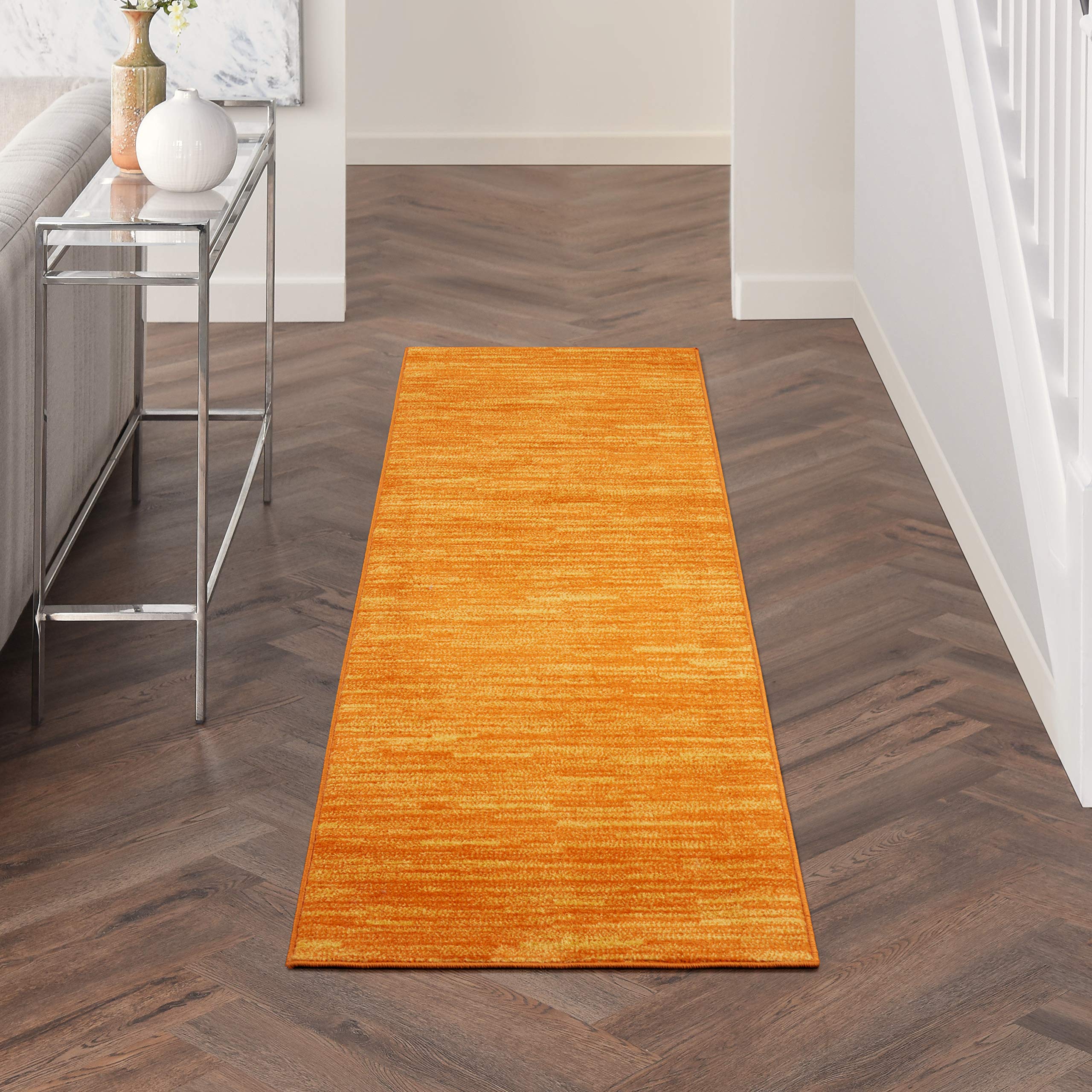 Nourison vista frontal del runner Sunburst mostrando color vibrante y durabilidad