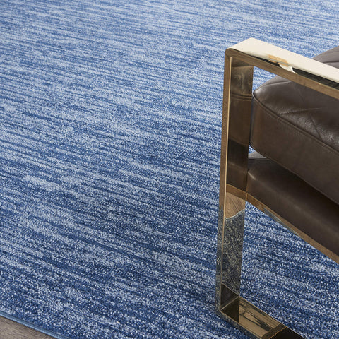 Nourison detalle de textura y pelo bajo, fácil limpieza y secado