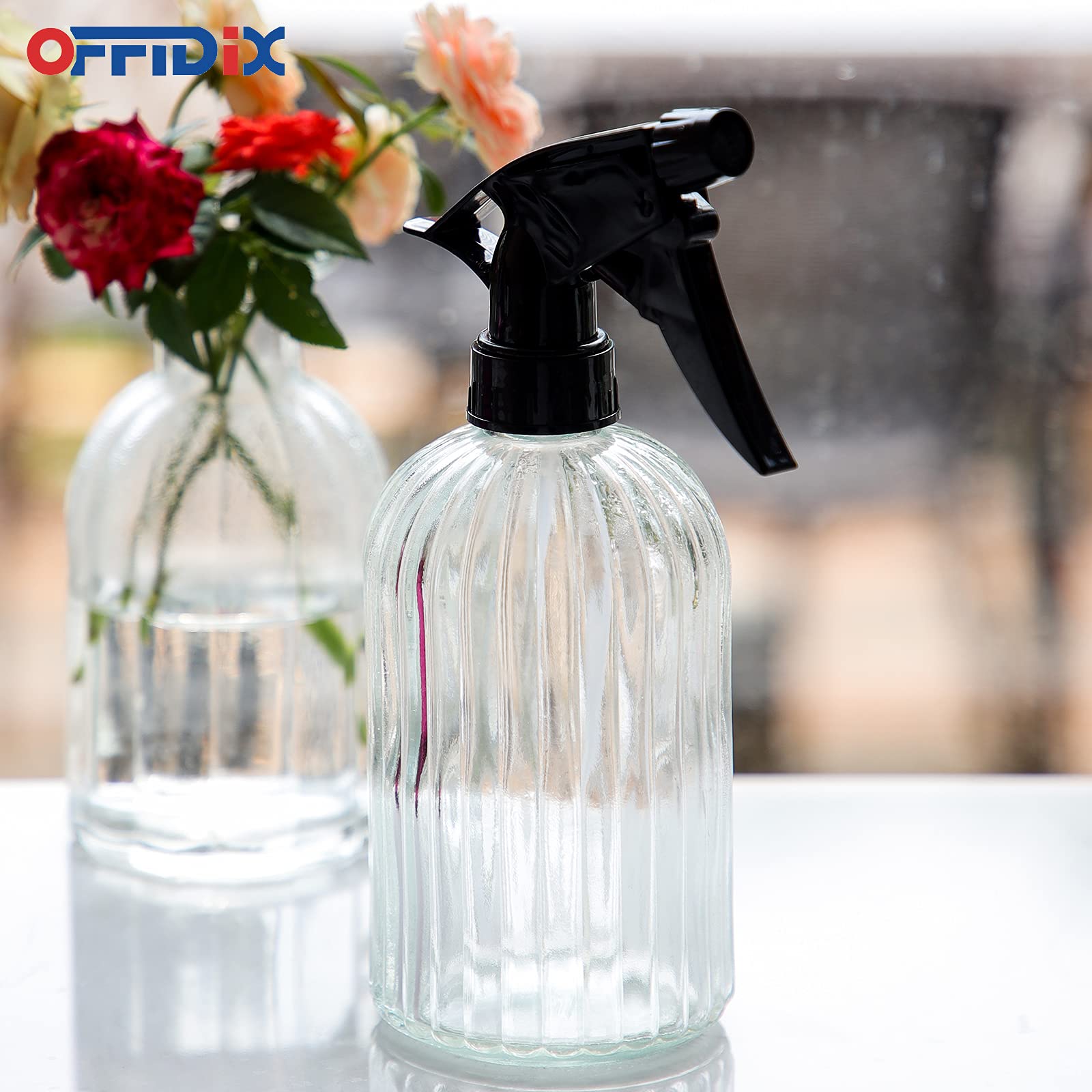 OFFIDIX junto a macetas en estantería resaltando estilo decorativo
