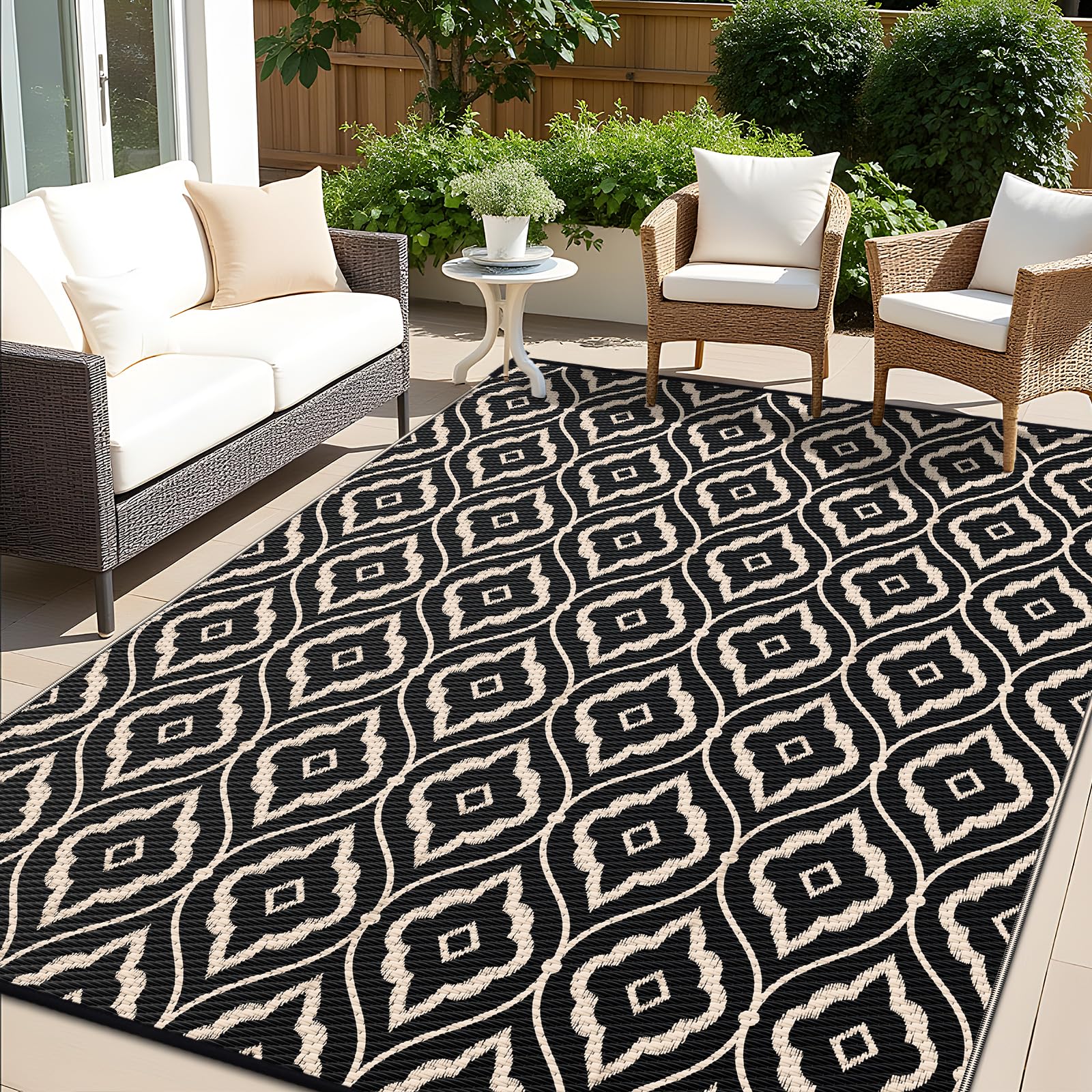OLANLY alfombra frontal mostrando diseño floral negro y beige y estética moderna