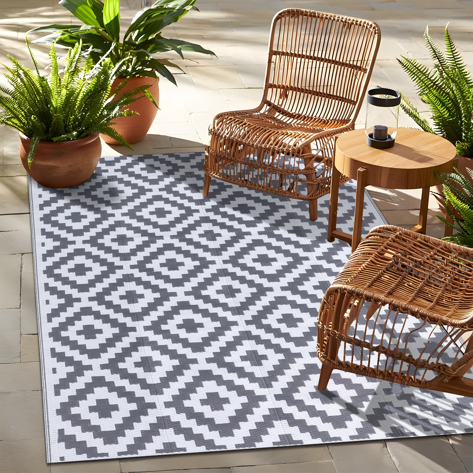 OLANLY alfombra frontal mostrando patrón gris y blanco y acabado resistente