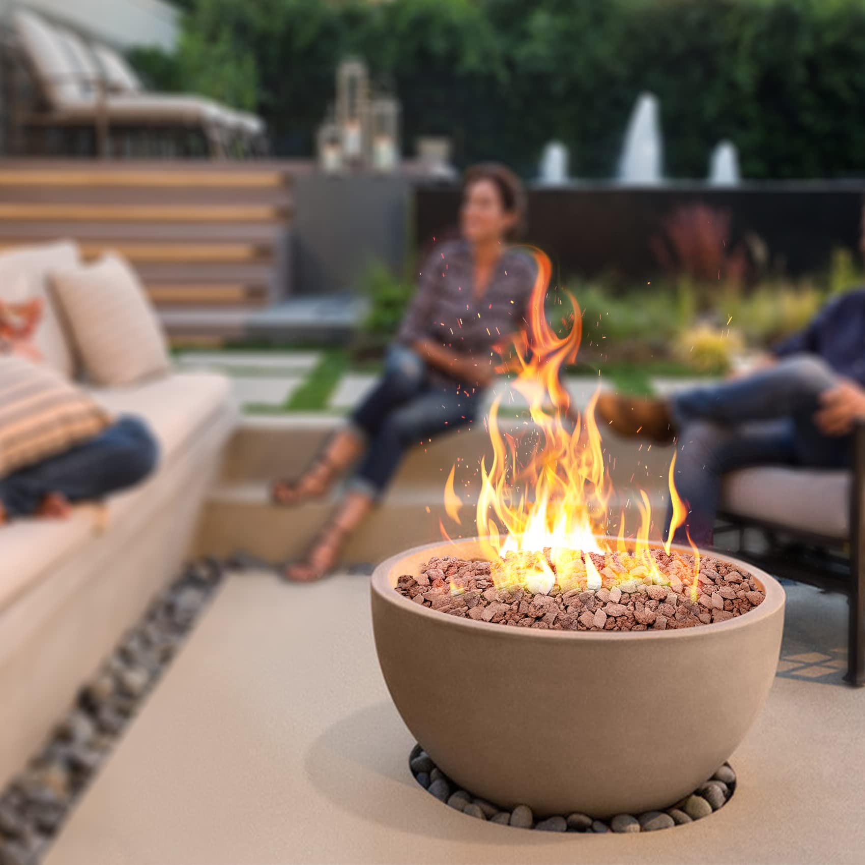 onlyfire aplicación en jardín reteniendo humedad y decorando
