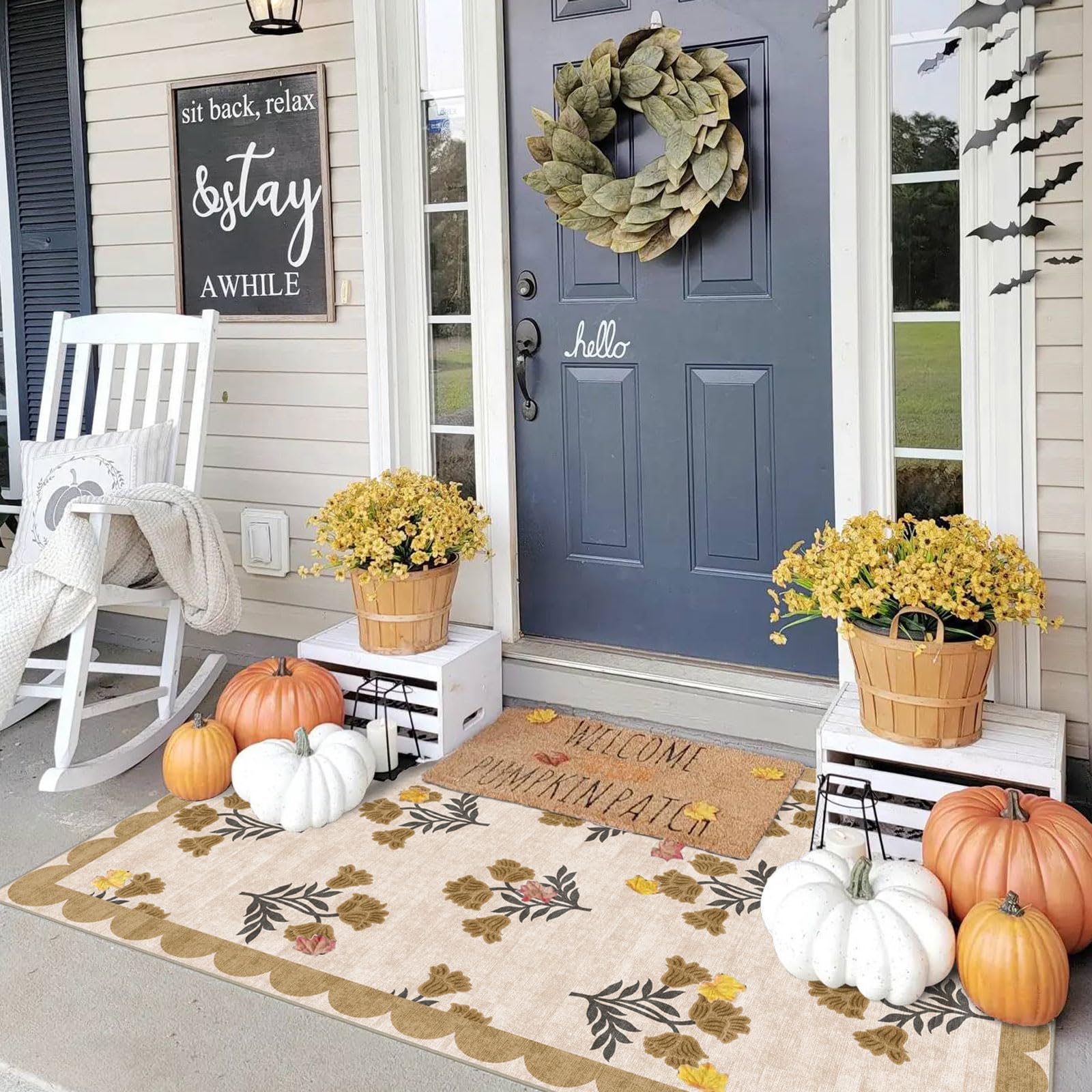 Othilic en cocina con pies descalzos mostrando comodidad y bajo perfil bajo las puertas