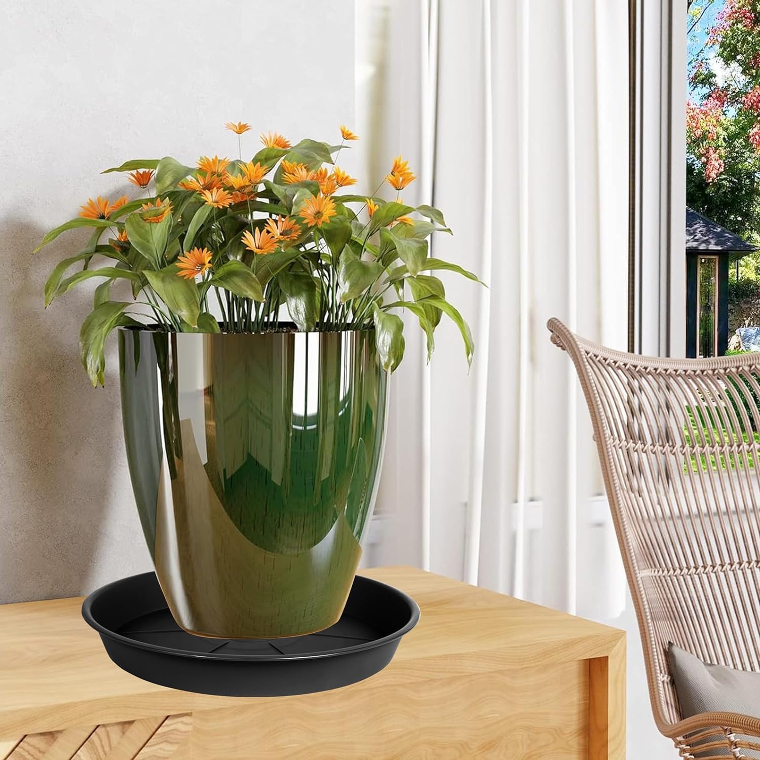 OVZILKI plato en interior sobre mueble protegiendo superficie y limpieza