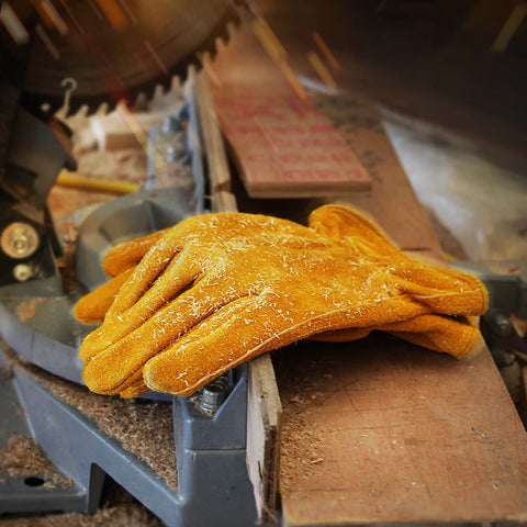 OZERO guantes junto a regla para mostrar ajuste y tallas disponibles