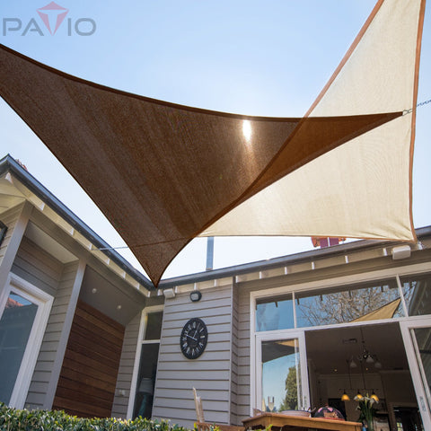 Patio Paradise comparación de escala con persona para entender tamaño 6' x 6' x 6'
