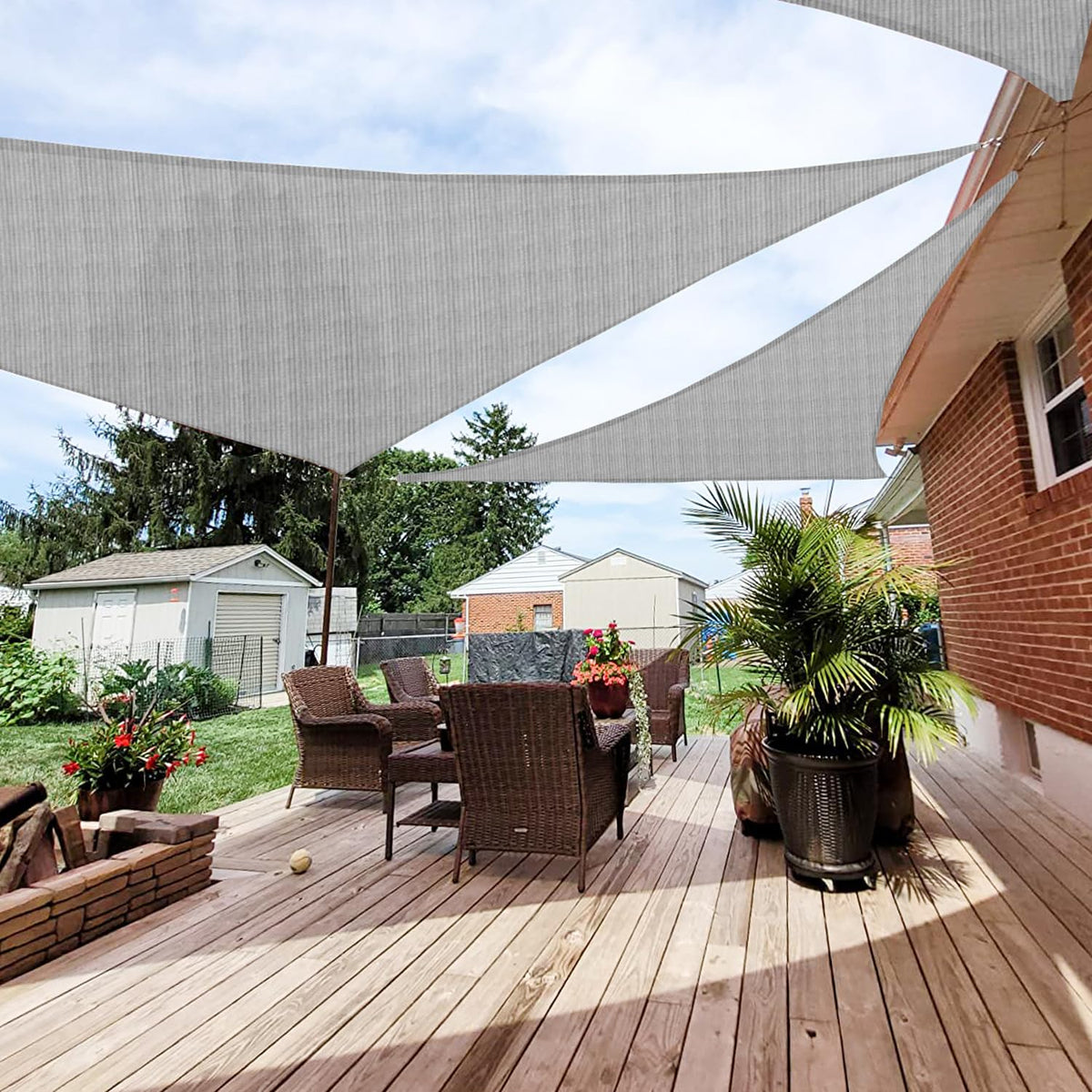 Patio vela Paradise frontal mostrando tamaño y diseño, protección solar efectiva