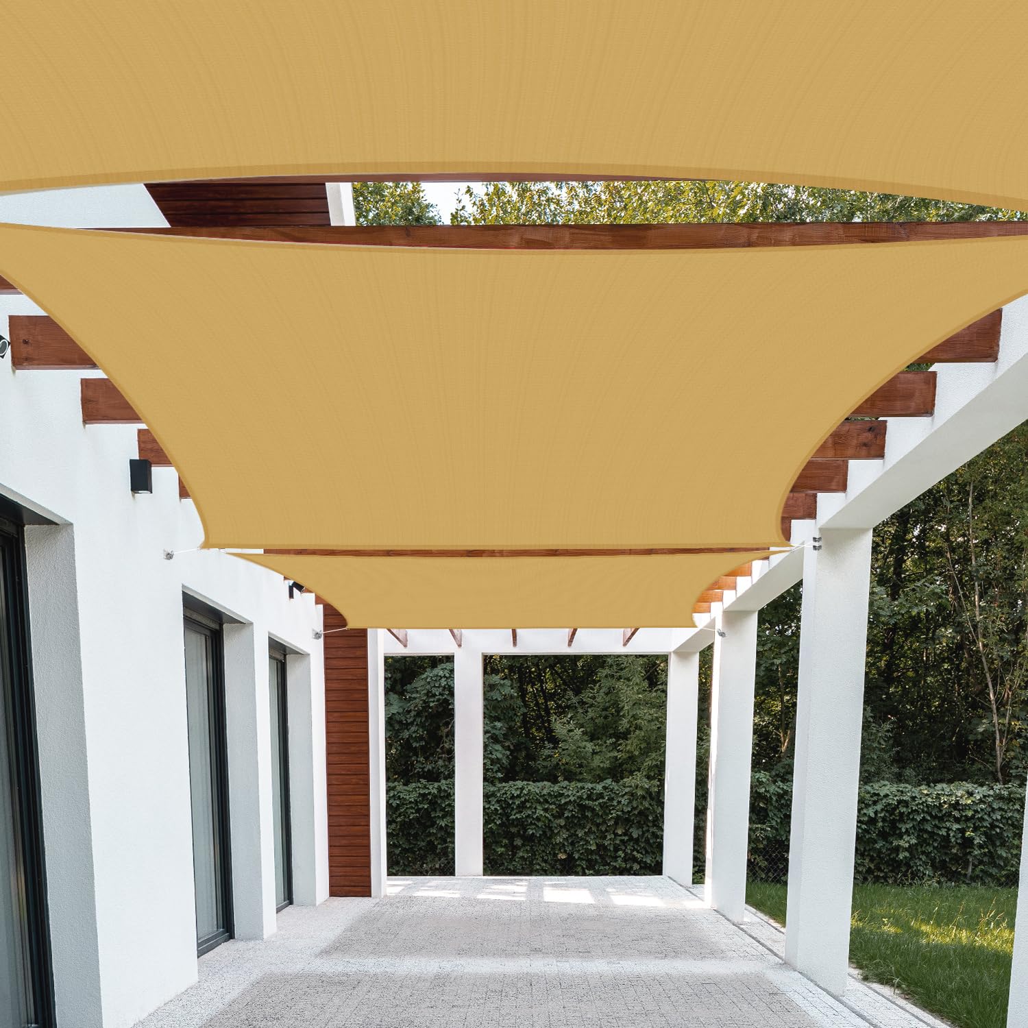 Patio vela frontal empaque arena mostrando tamaño y acabado