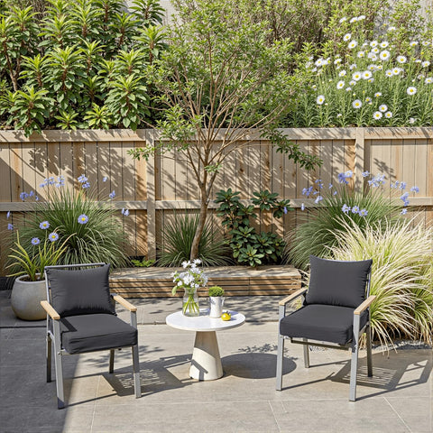 PatioGlow cojín colocado en silla de patio, soporte confortable