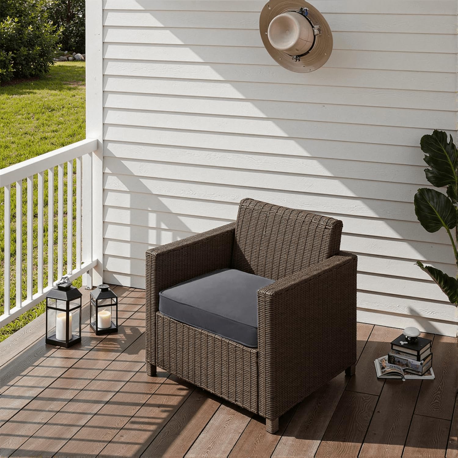 PatioGlow conjunto en jardín mostrando estilo y resistencia al clima