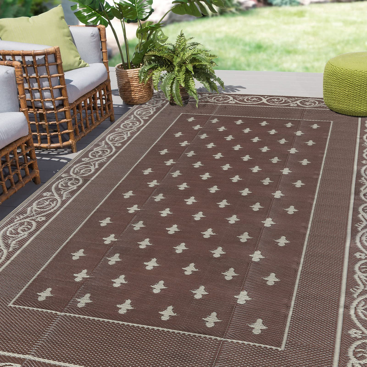 Pauwer alfombra exterior frontal mostrando patrón y borde marrón, mejora estética