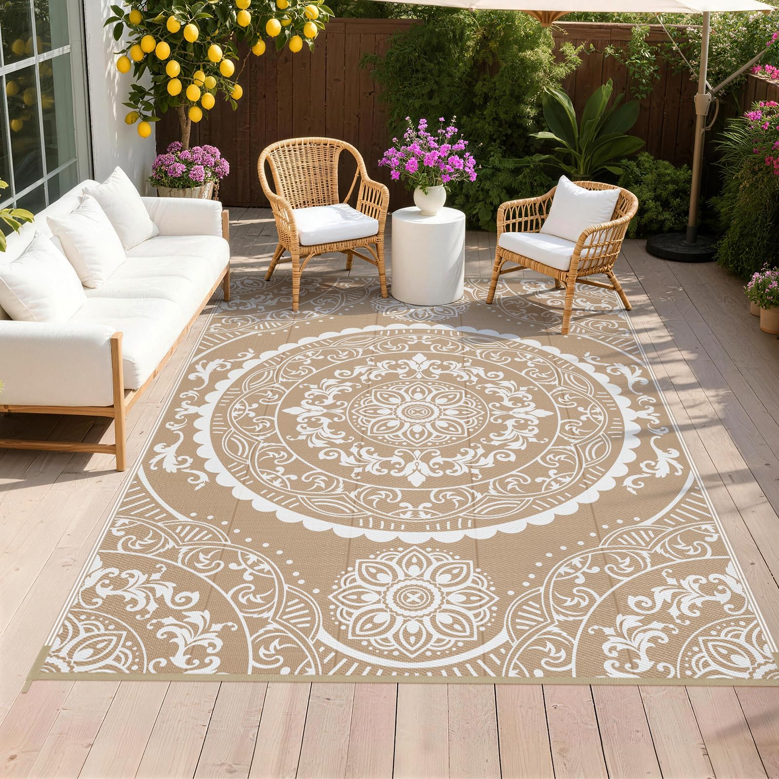 Pauwer alfombra exterior frontal mostrando patrón paisley y beneficio estético