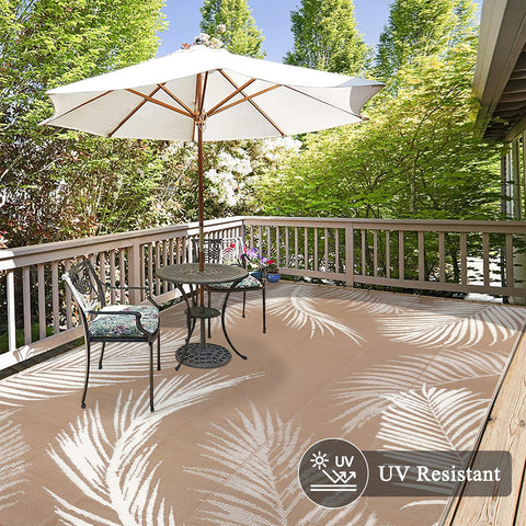 Pauwer alfombra en patio con muebles, crea zona cómoda y resistente exterior