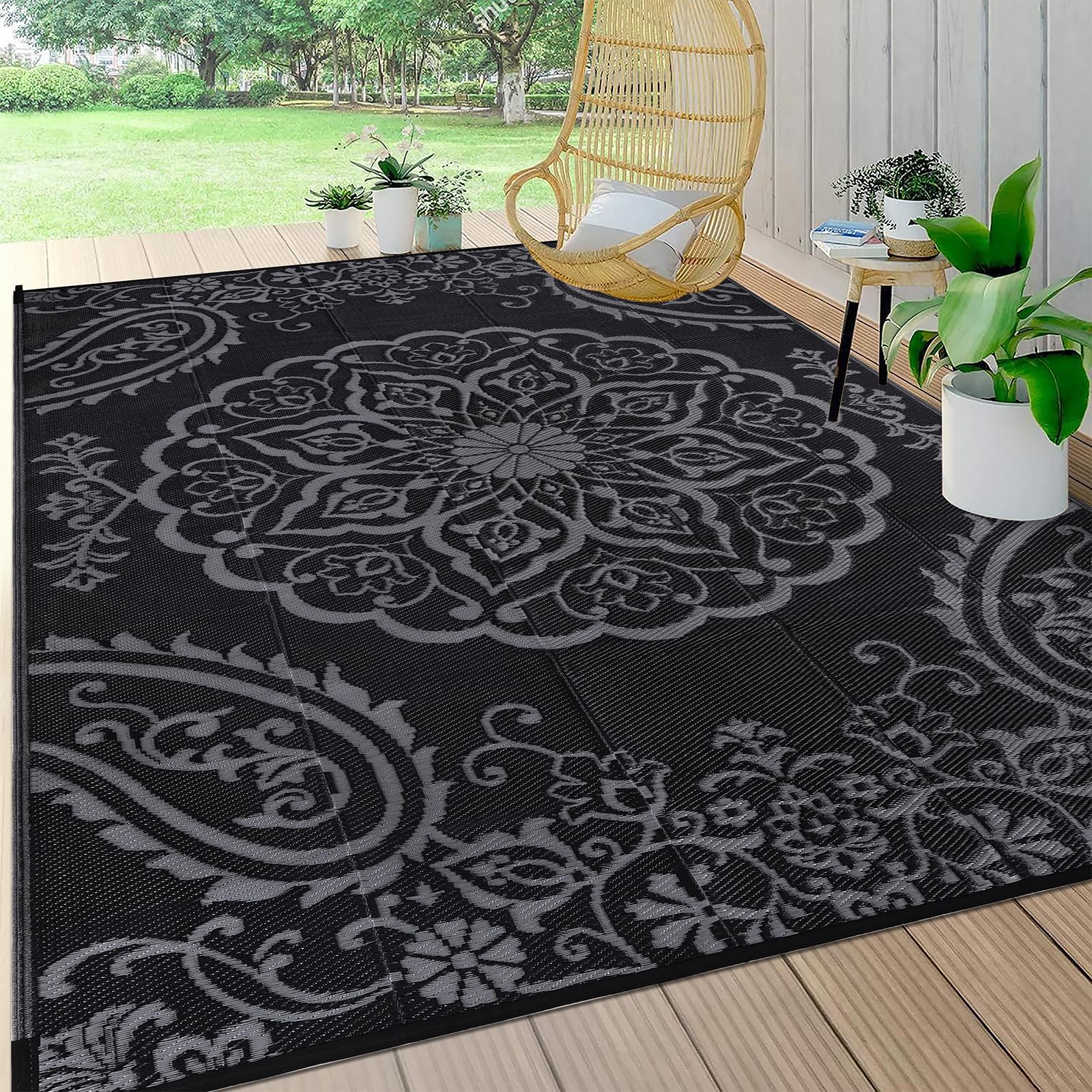 Pauwer vista frontal del diseño boho negro gris mostrando estilo y protección