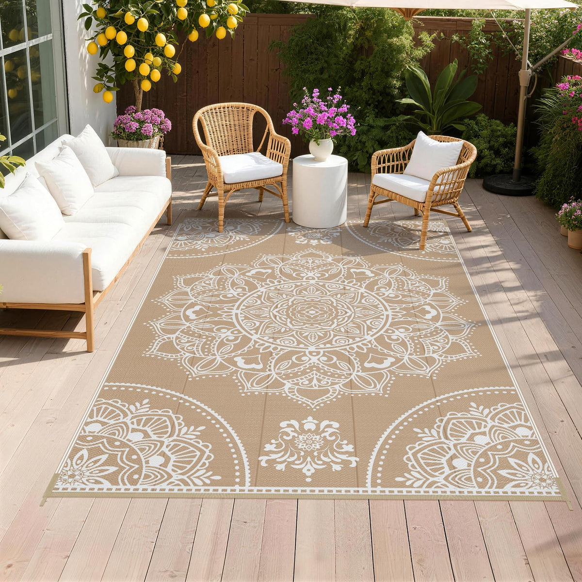 Pauwer vista frontal del empaque y diseño floral, aporta estilo exterior