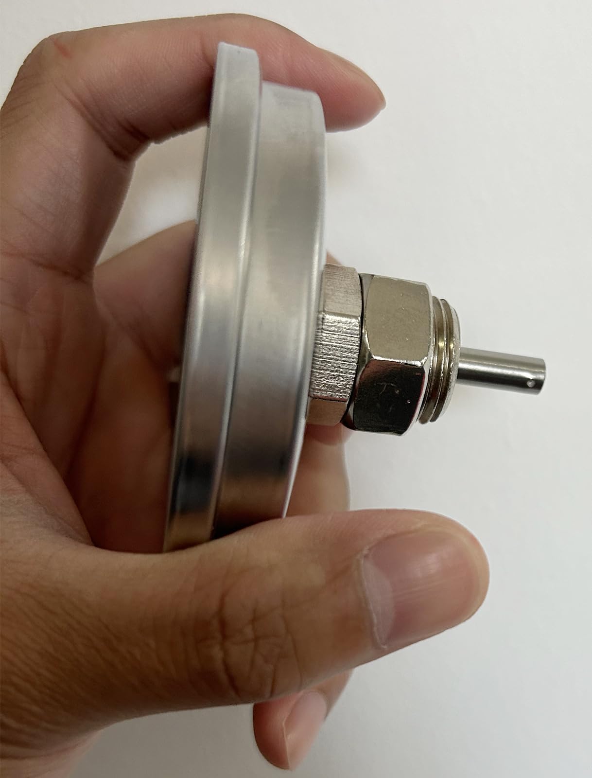PETKAO termómetro instalado en parrilla KitchenAid durante uso