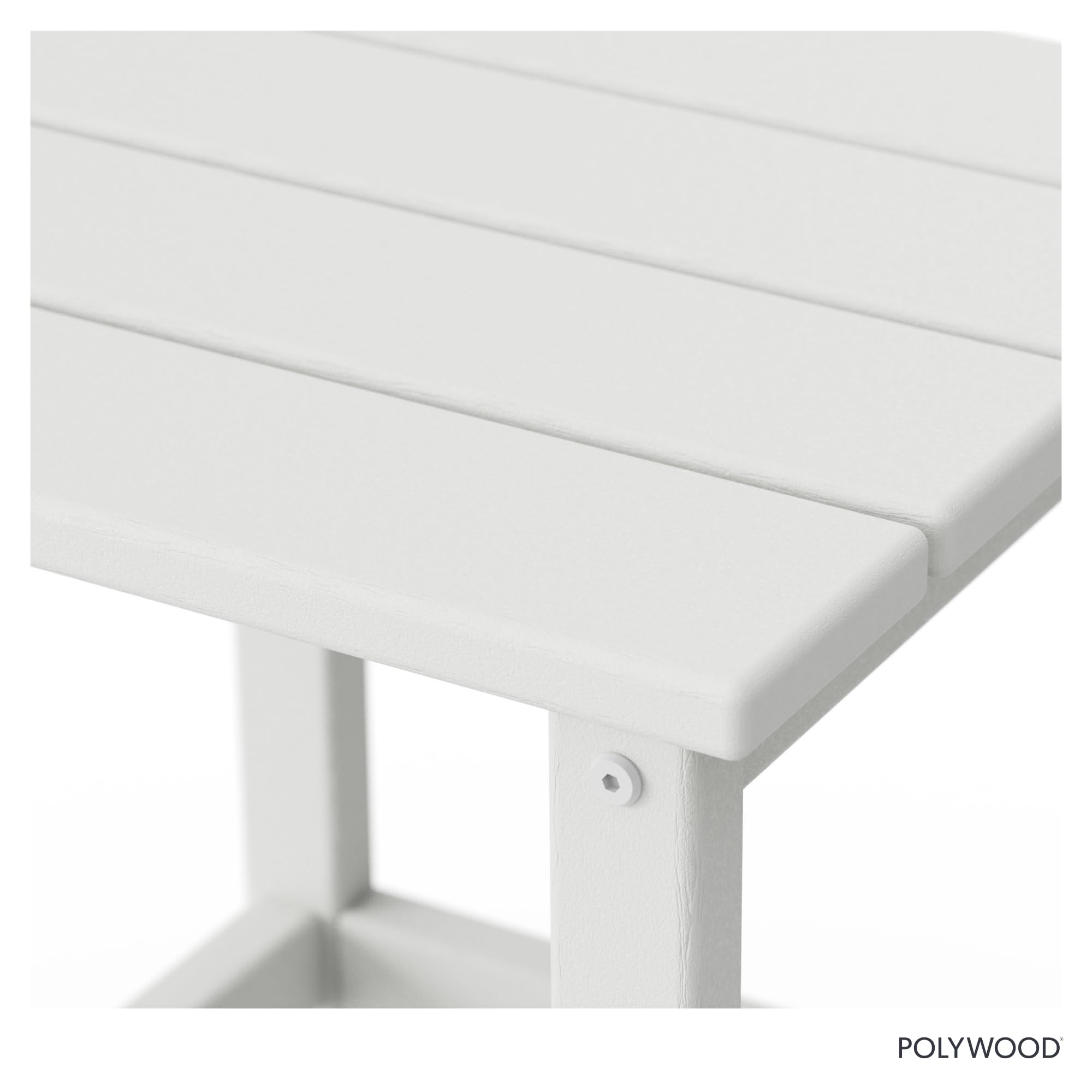 POLYWOOD superficie con gotas que muestra drenaje y resistencia al agua