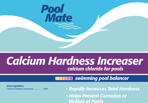 Pool Mate diluyéndose en cubeta de plástico para aplicación segura y uniforme