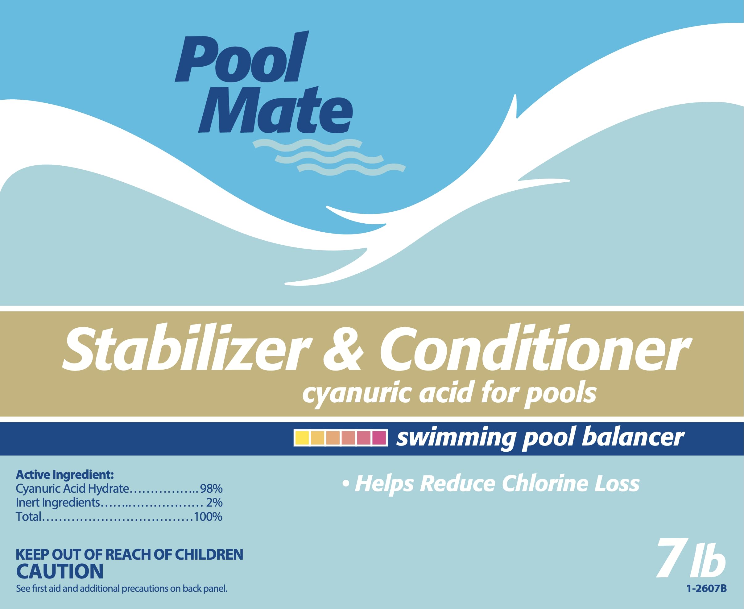 Pool Mate vertido en skimmer demostrando aplicación segura y disolución uniforme