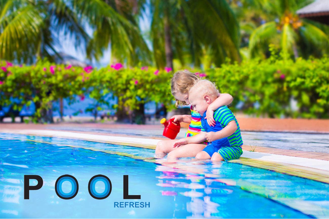 Pool Refresh lifestyle en piscina familiar con agua clara y ambiente fresco y floral