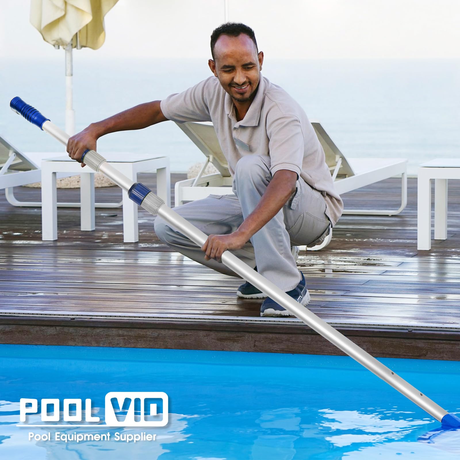Poolvio comparación de tamaño con mano para visualizar longitud y manejo