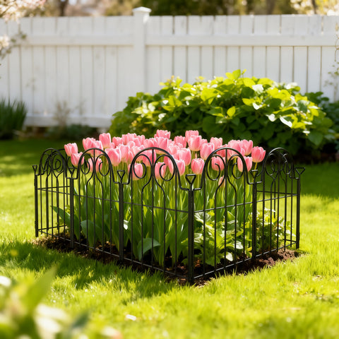 Pvpy Yvrd valla instalada en parterre protegiendo plantas y bordes