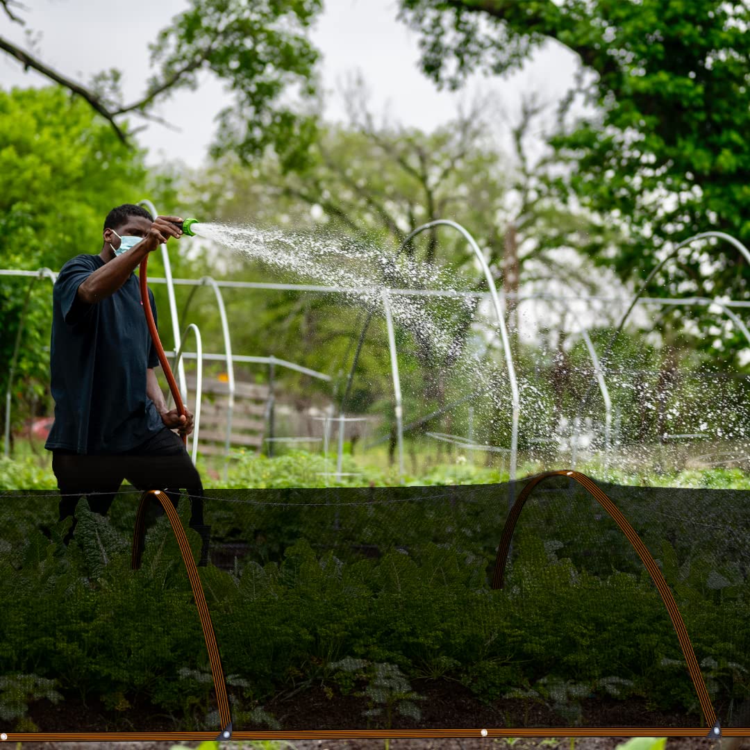 QLOFEI malla instalada en invernadero que protege plantas del sol intenso