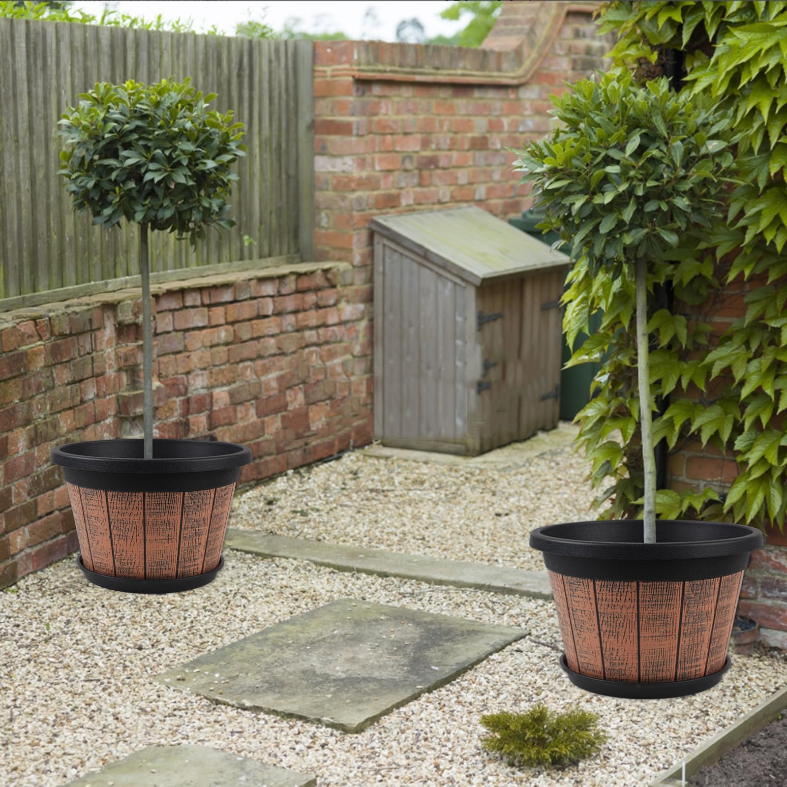 Quarut macetero con arreglo floral decorativo para terraza acogedora