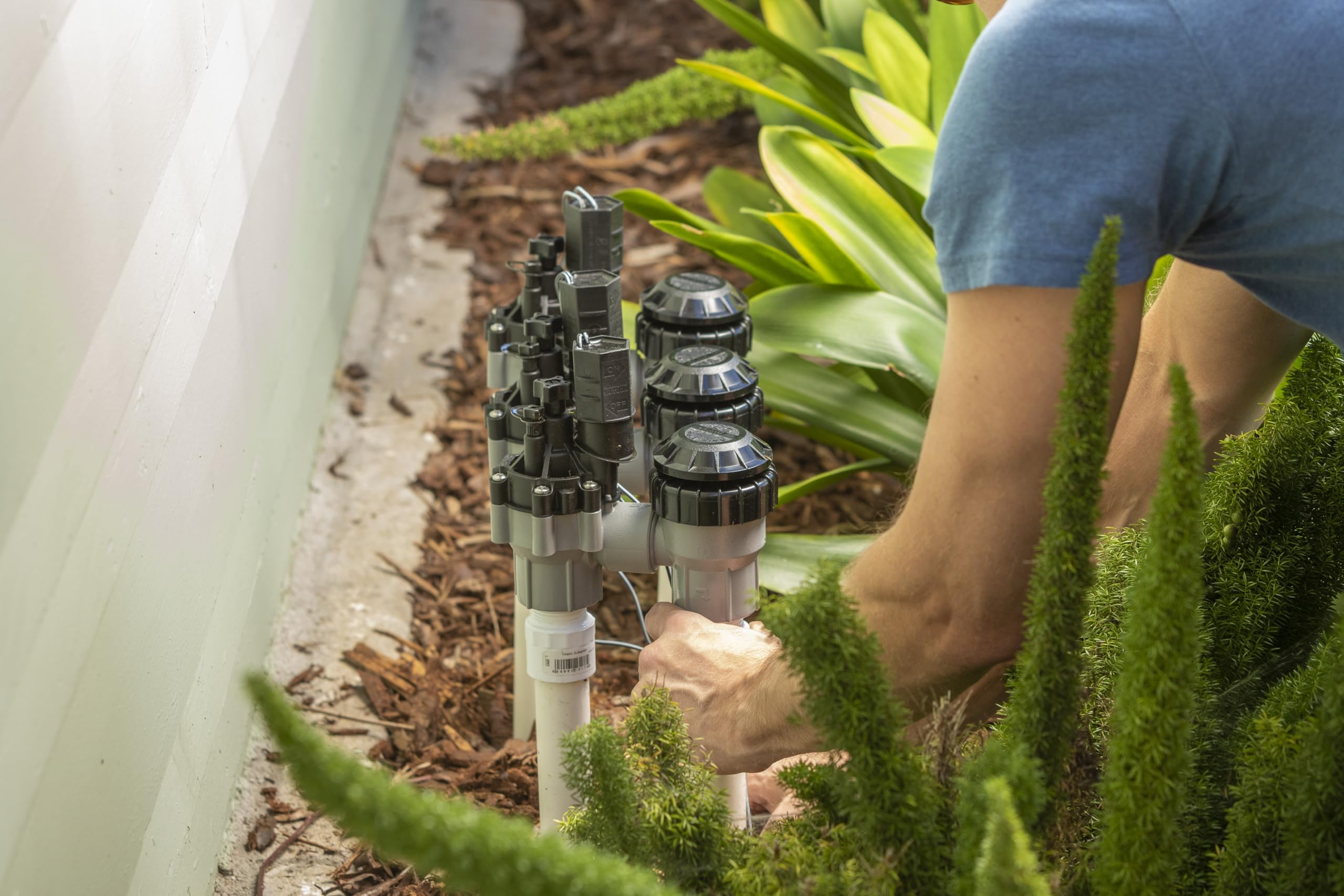 Rain Bird solenoide encapsulado resaltando eficiencia energética y vida útil