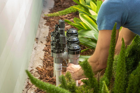 Rain Bird solenoide encapsulado resaltando eficiencia energética y vida útil